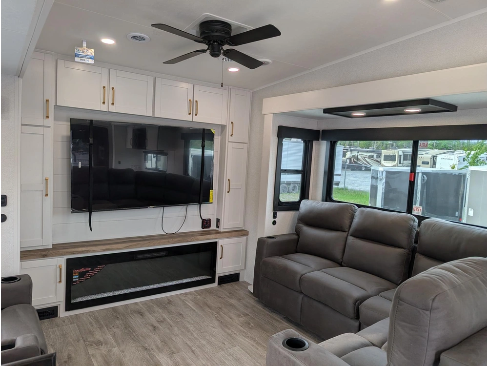 Jayco Eagle 335lsts 2027 alt