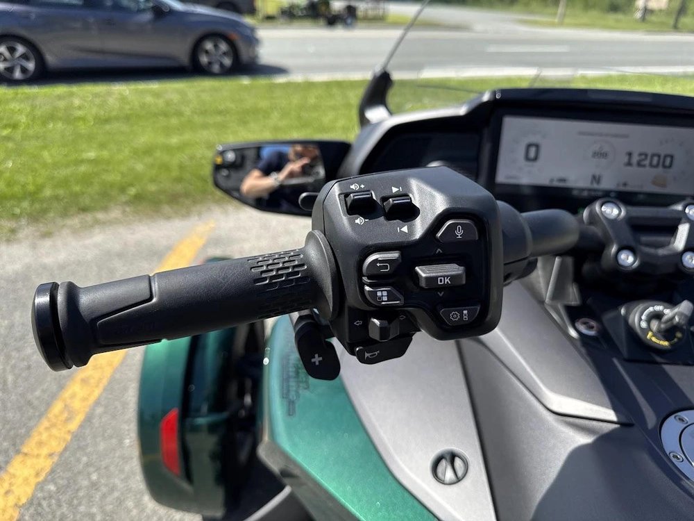 Can-am F3 Limited Special Serie 2025 alt