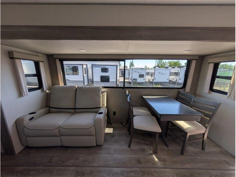 2026 Coachmen Catalina 39mkts alt