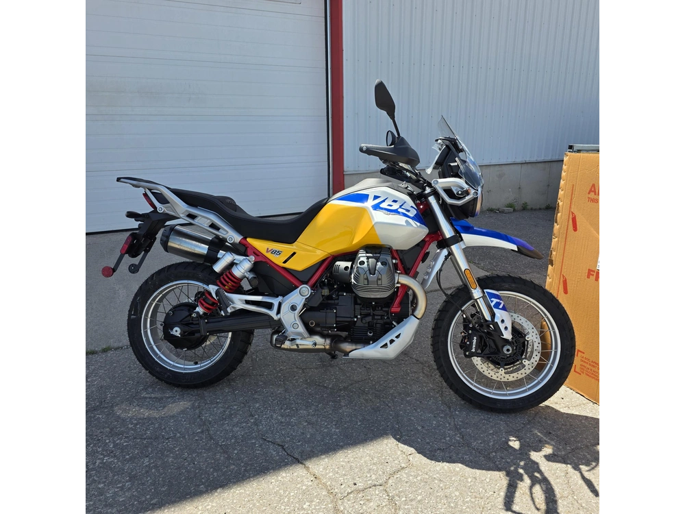2027 Moto Guzzi V85 Tt alt