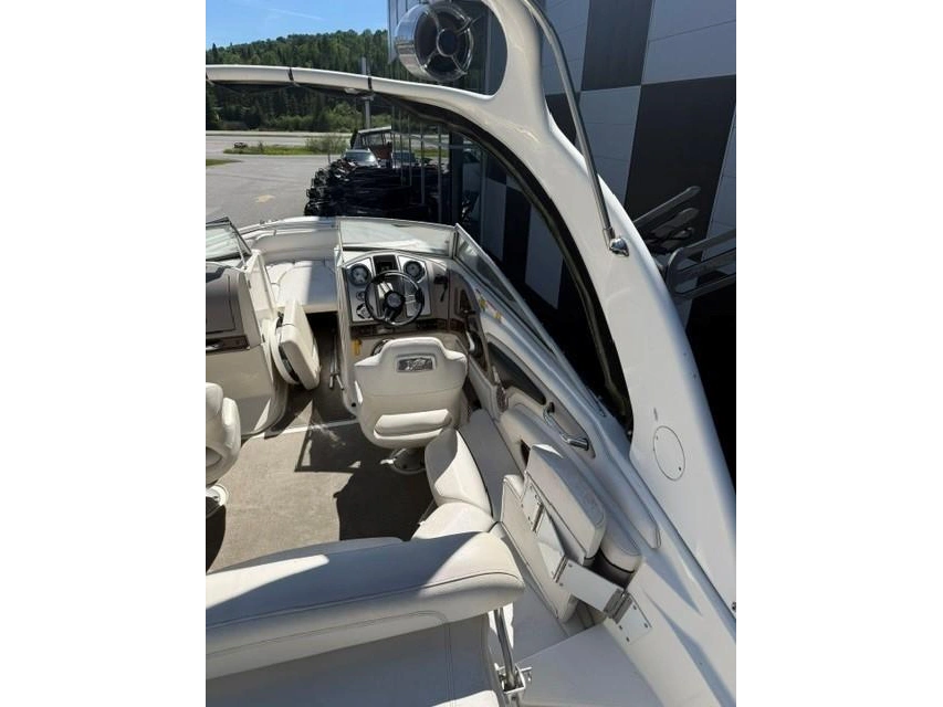 2009 Larson Lxi 238 alt