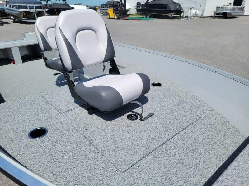 2027 Smoker-craft Angler Patriot 16 Tl alt