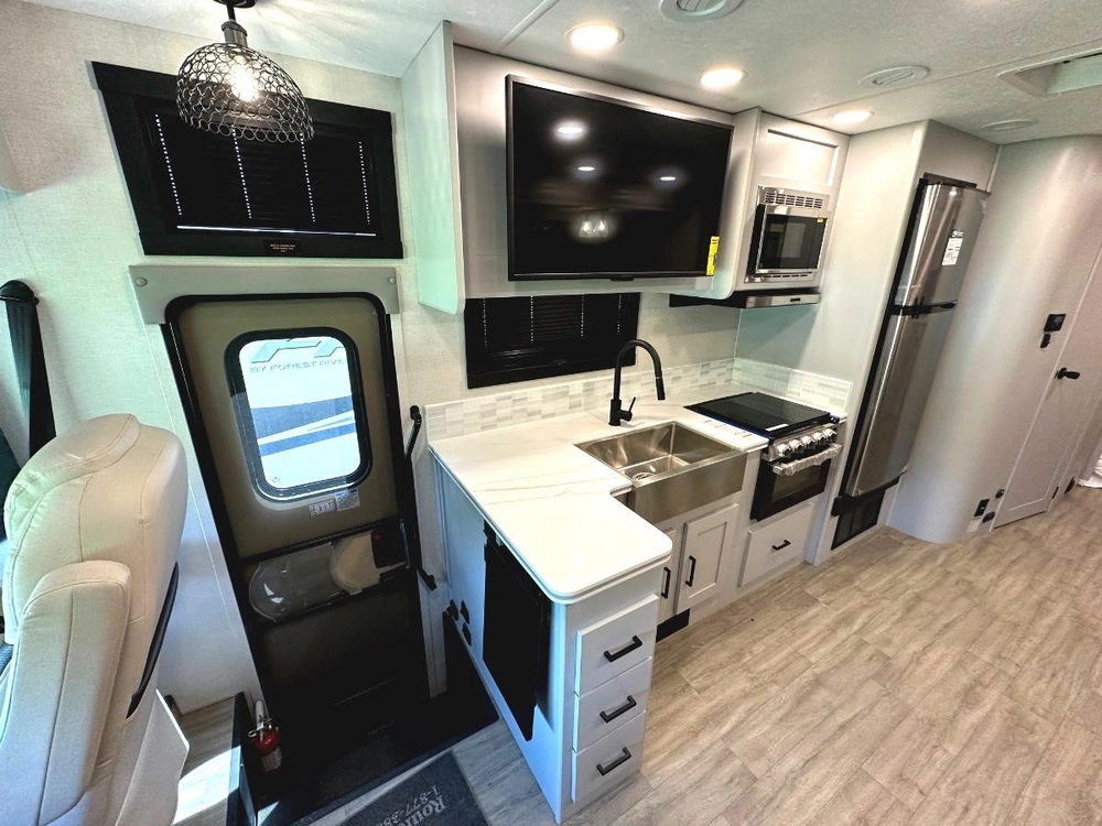 Coachmen Pursuit 31es 2024 alt