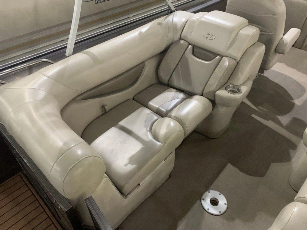 2013 Princecraft Vogue 25 alt