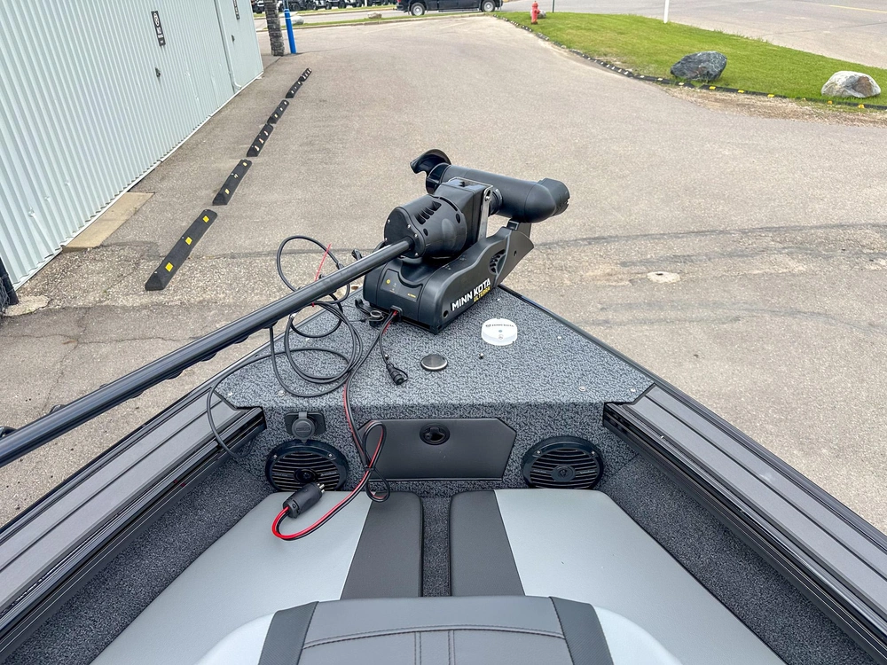 2026 Lund 1875 Crossover Xs alt