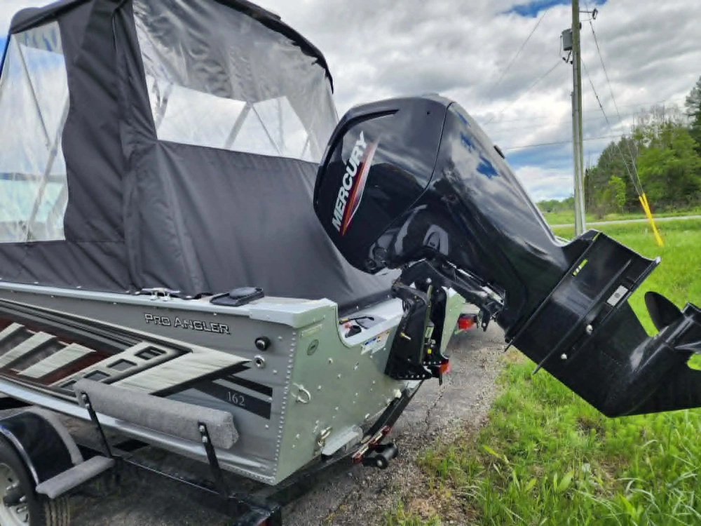 2024 Smoker-craft Pro Angler 162 alt