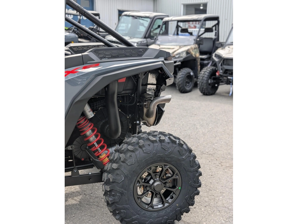 Polaris Rzr Xp 1000 Ultimate Stealth Gray 2026 alt