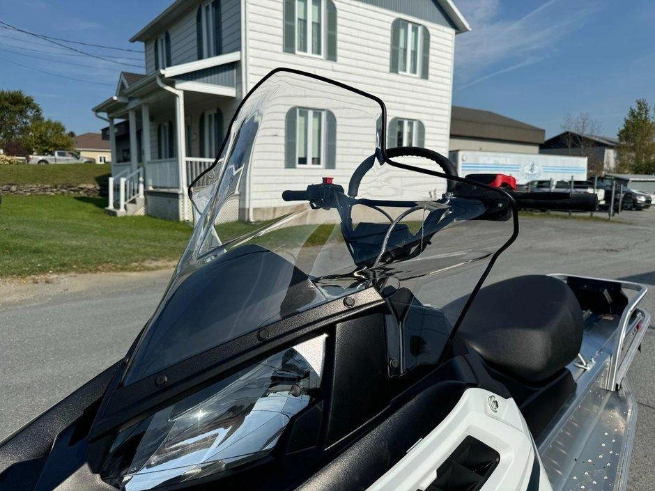 Polaris 550 Voyageur 155 E/s 2025 alt