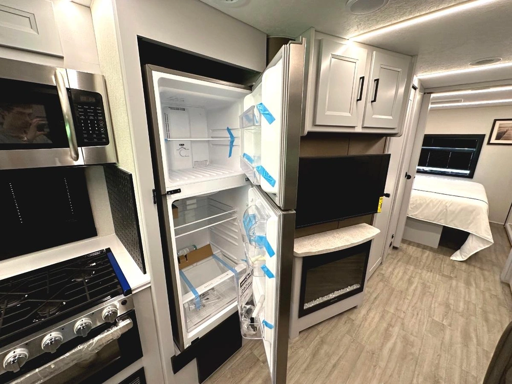 Coachmen Mirada 32ls 2024 alt