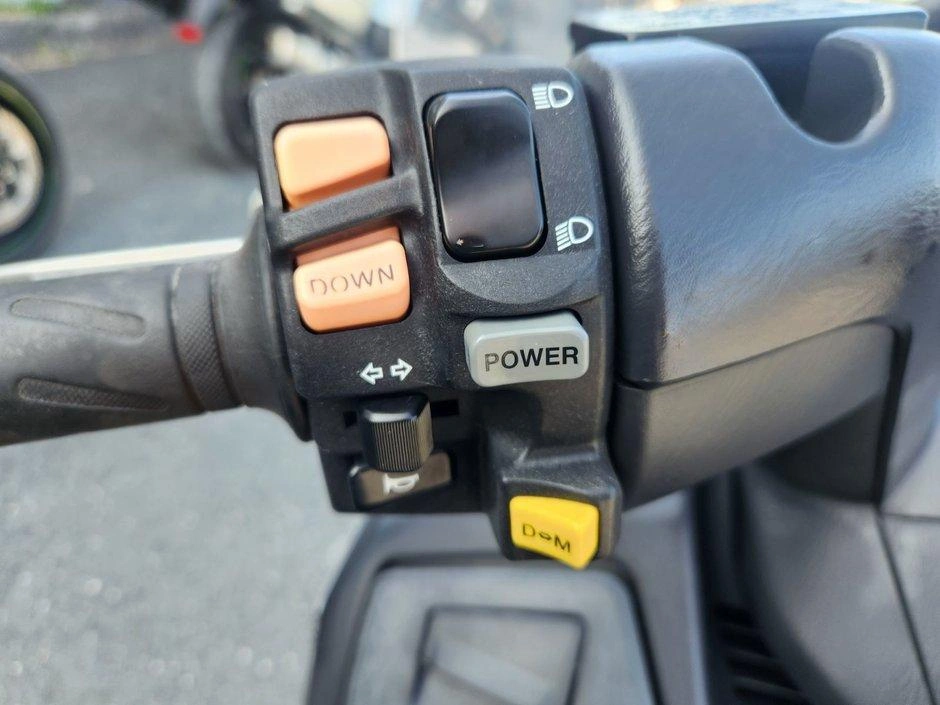 Suzuki Burgman 650 2006 alt