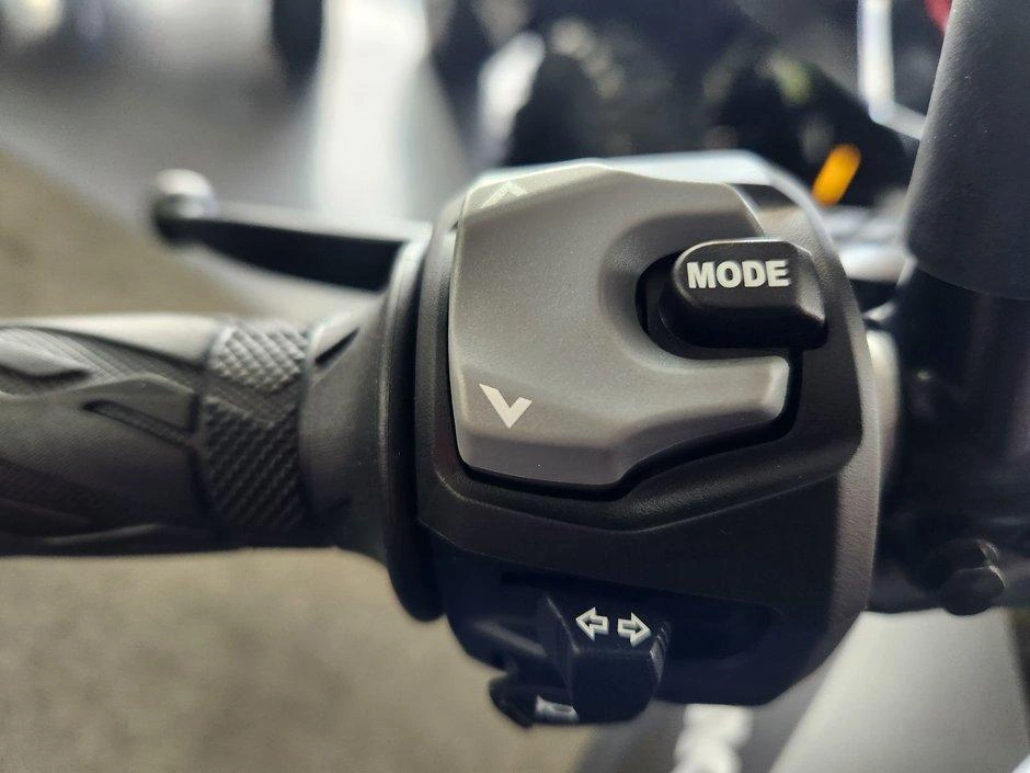 Suzuki V-strom 800 2026 alt