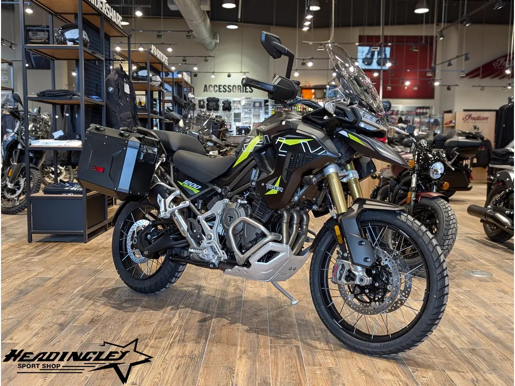 2026 Triumph Tiger 1200 Desert Edition // Satin Granite 