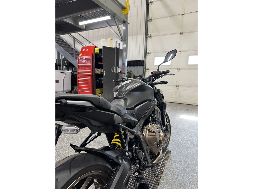 2021 Honda Cb650r alt