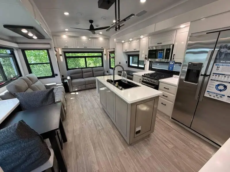 2027 Jayco Pinnacle
