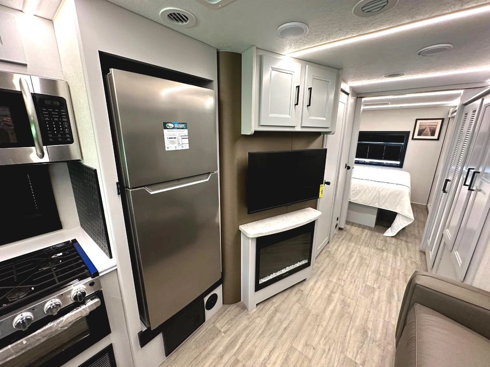 Coachmen Mirada 32ls 2024 alt