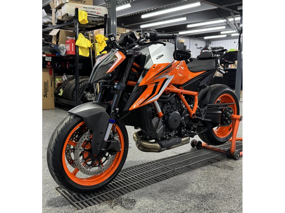 Ktm 1290 Superduke Evo R 2023 alt