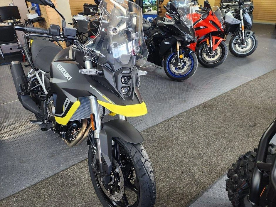 Suzuki V-strom 800 2026 alt