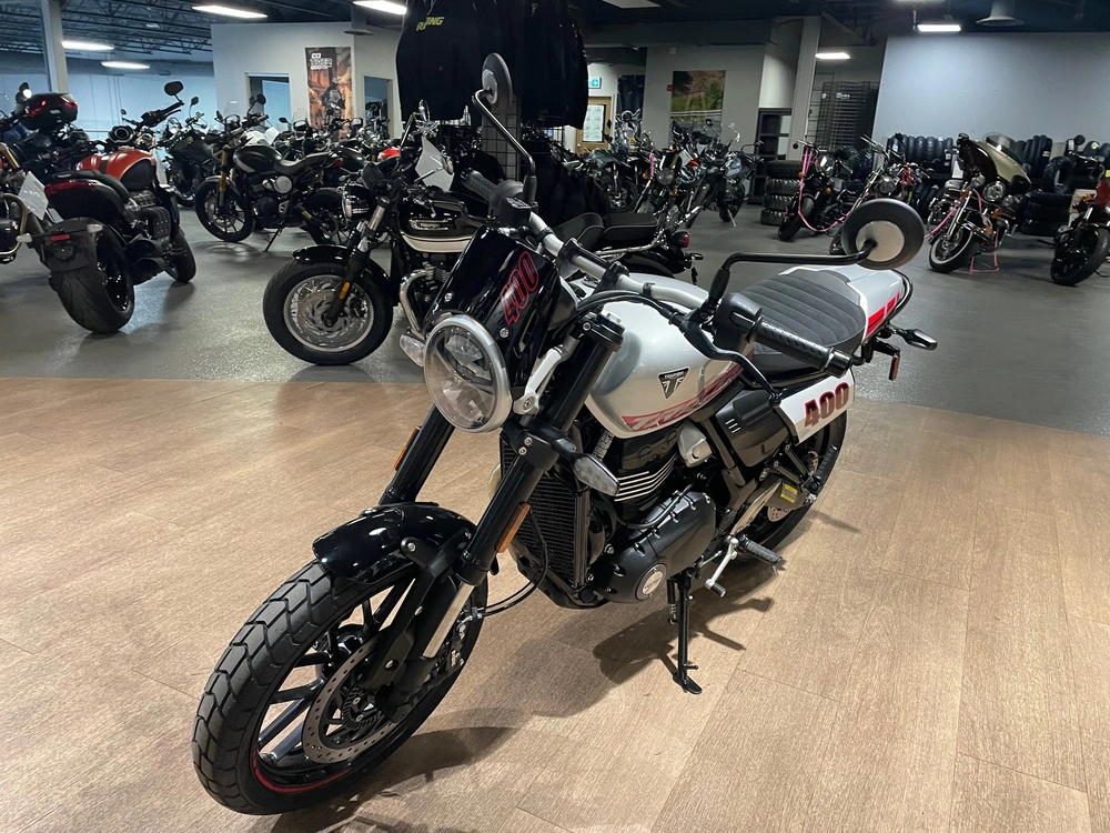 2027 Triumph Tracker 400 - Aluminum Silver alt