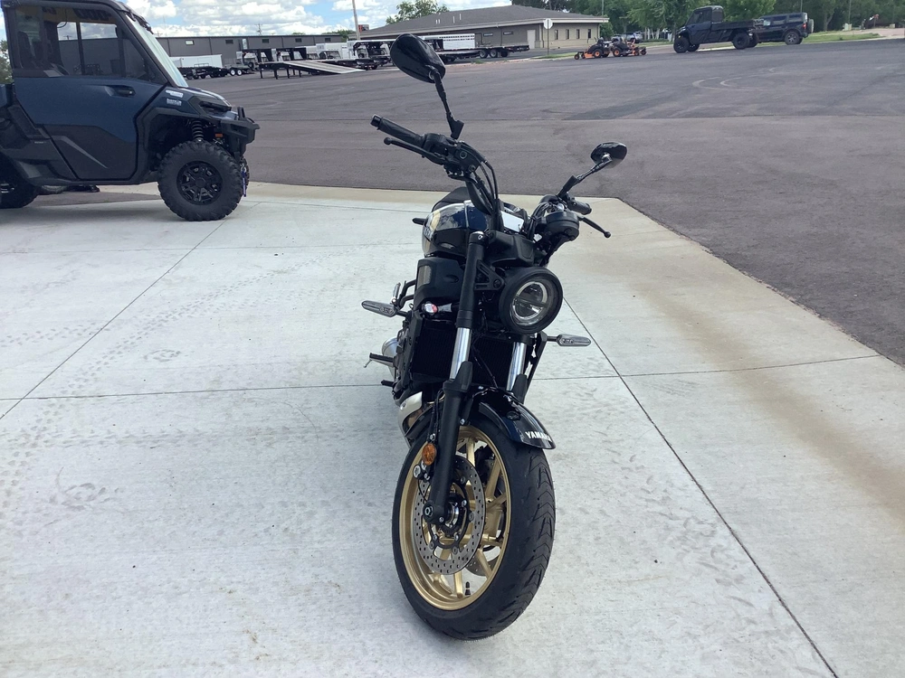 2026 Yamaha Xsr700tb alt