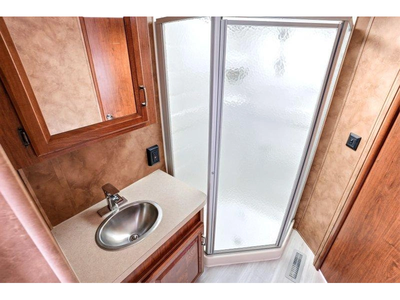 Crossroads Cruiser 335ss 2014 alt