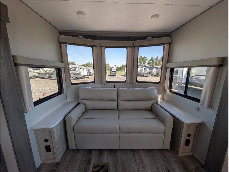 2026 Coachmen Catalina 39mkts alt
