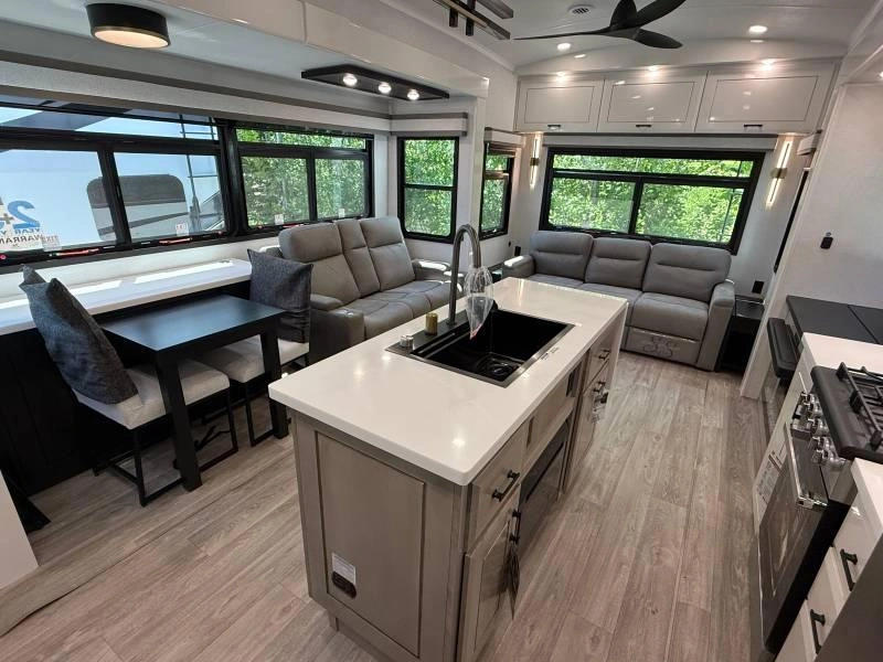 Jayco Pinnacle 32rlts 2027 alt
