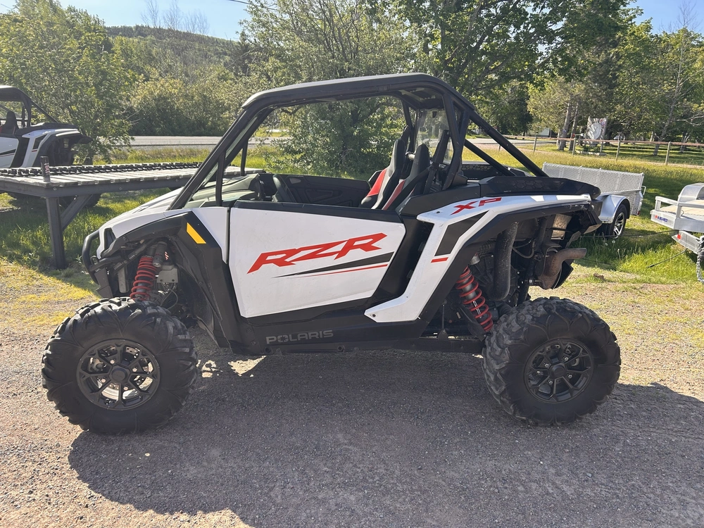 2024 Polaris Rzr 1000 alt