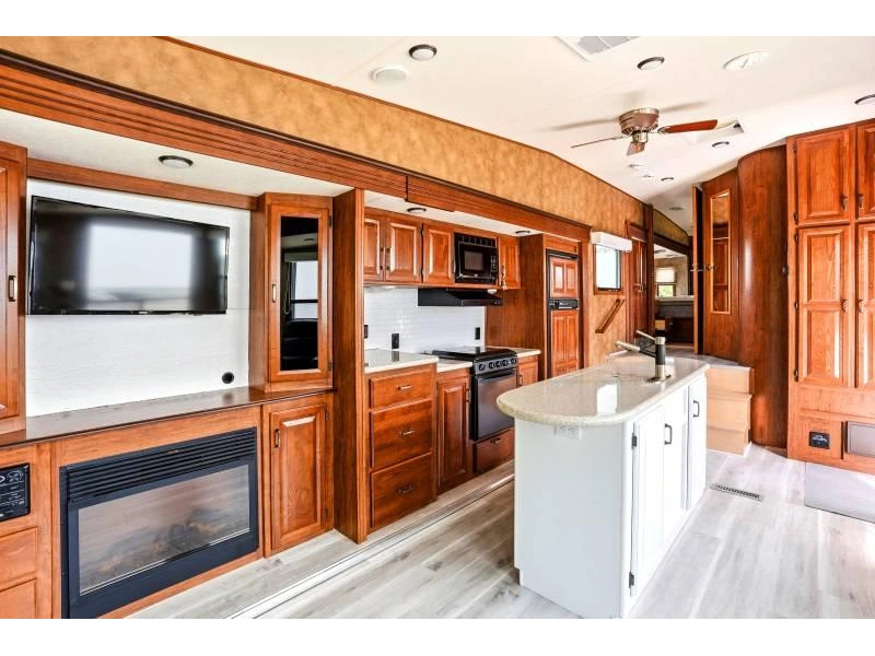 Crossroads Cruiser 335ss 2014 alt