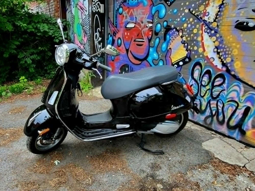 Vespa Gts 300 2023 alt