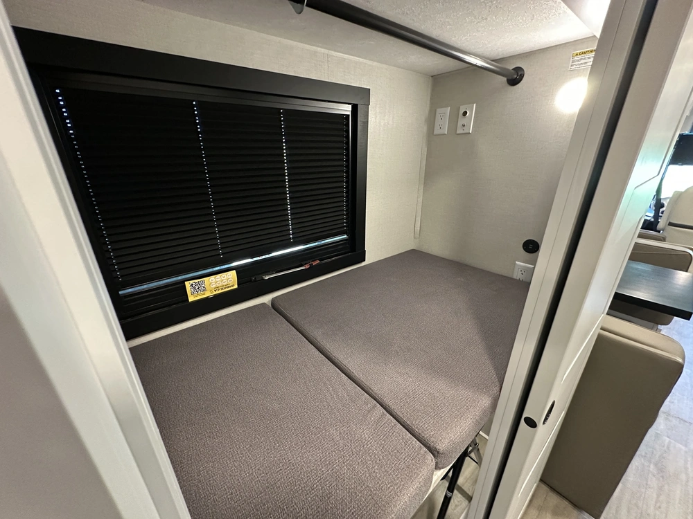 Coachmen Pursuit 31es 2024 alt