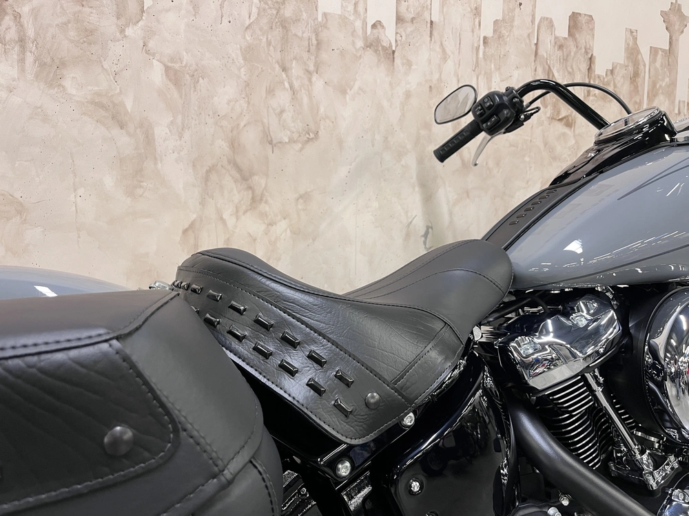 2026 Harley-davidson Flhc Heritage Classic alt
