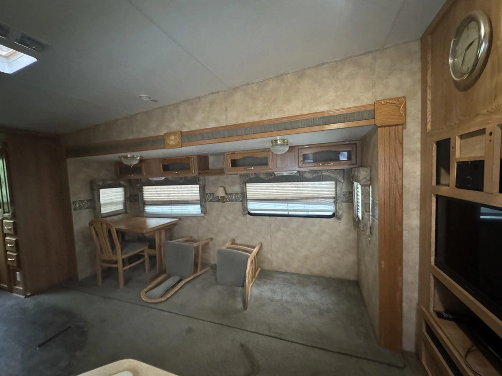 2005 Keystone Rv Laredo alt