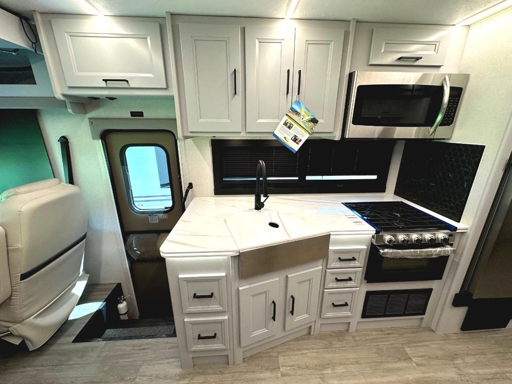 Coachmen Mirada 32ls 2024 alt