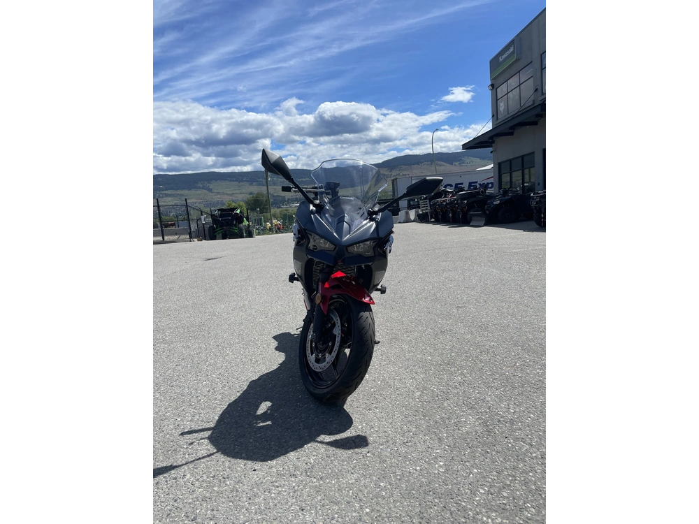 2026 Kawasaki Ninja 500 alt