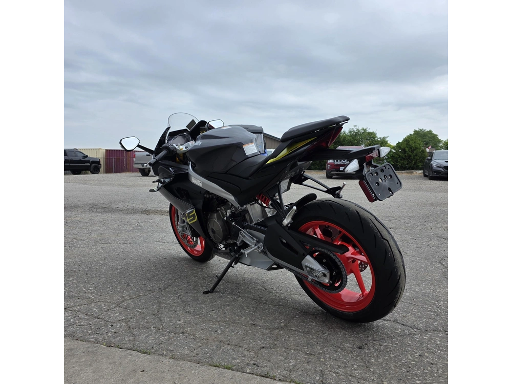 2026 Aprilia Rs 660 alt
