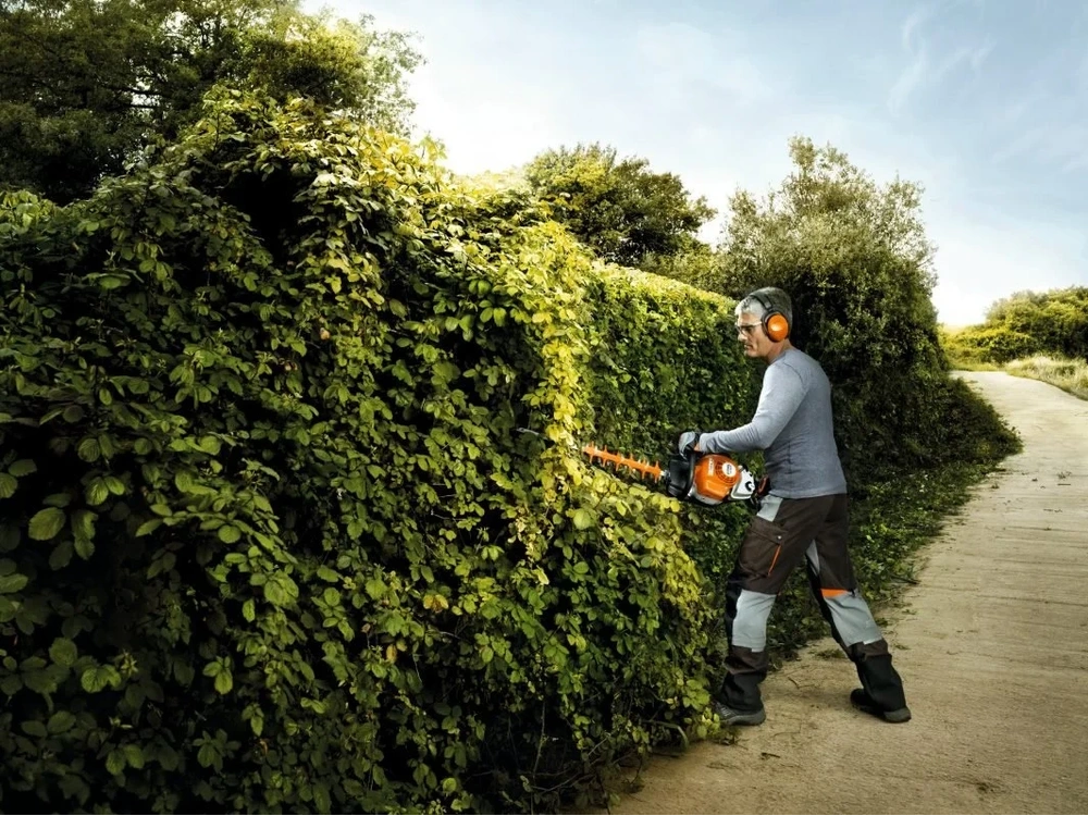 2026 Stihl Hs 82 R Hedge Trimmer alt