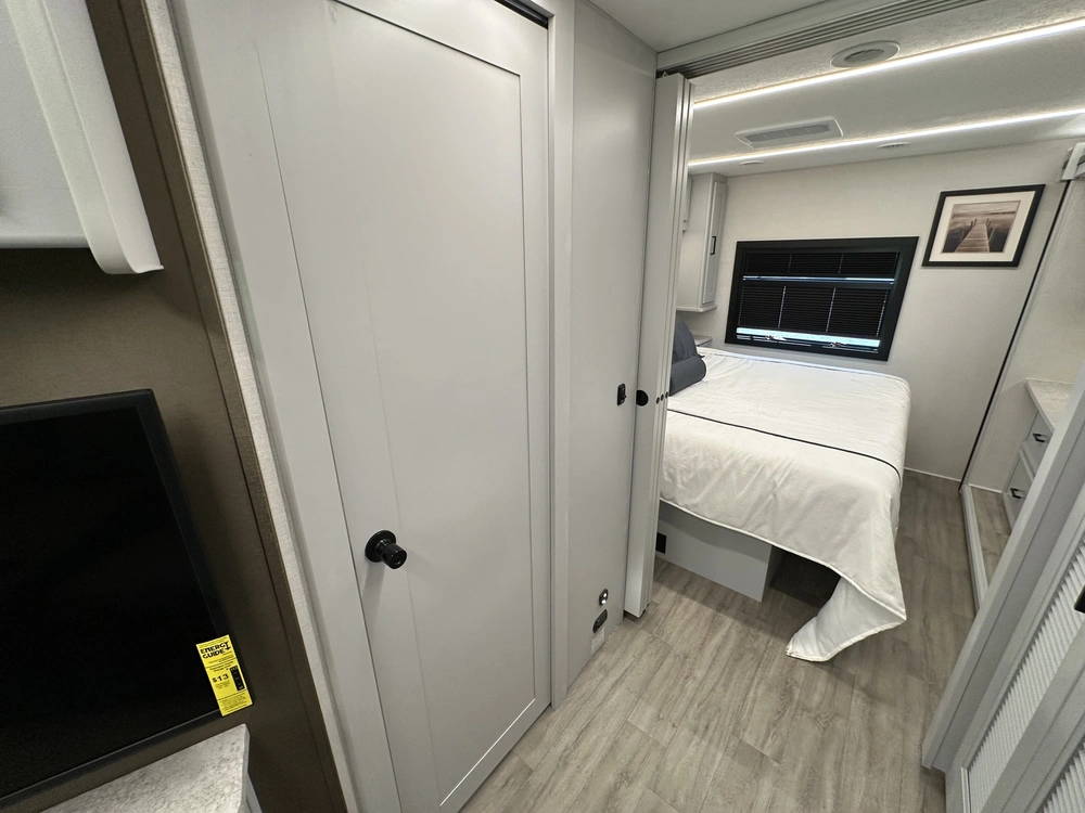 Coachmen Pursuit 31es 2024 alt