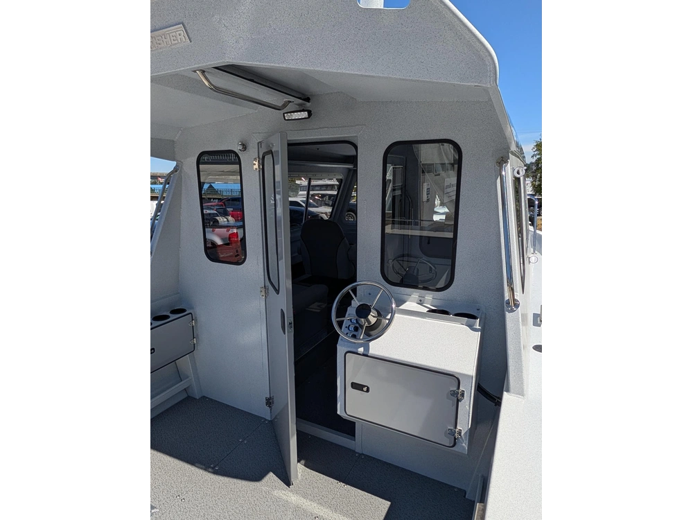 2026 Kingfisher 2825 Cxp alt