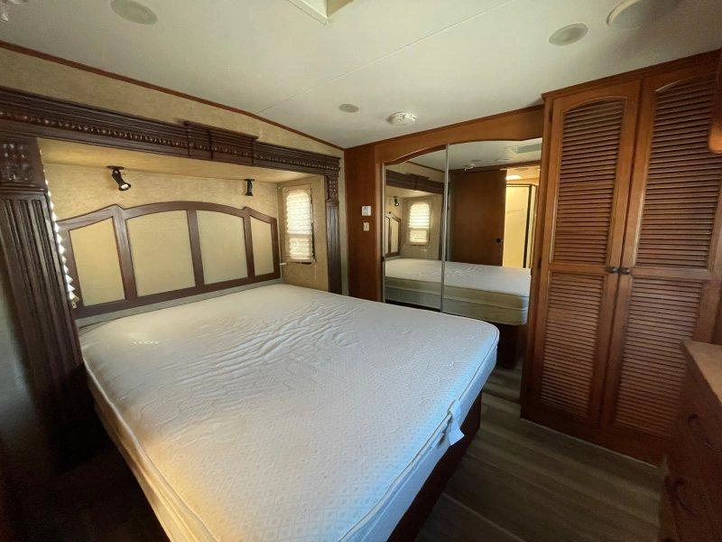 Heartland Big Horn 3800bh 2011 alt