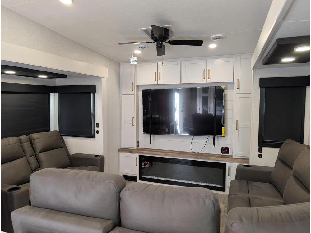 Jayco Eagle 335lsts 2027 alt