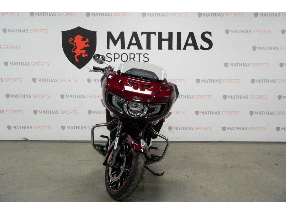 2023 Indian Motorcycle Challenger Limited alt
