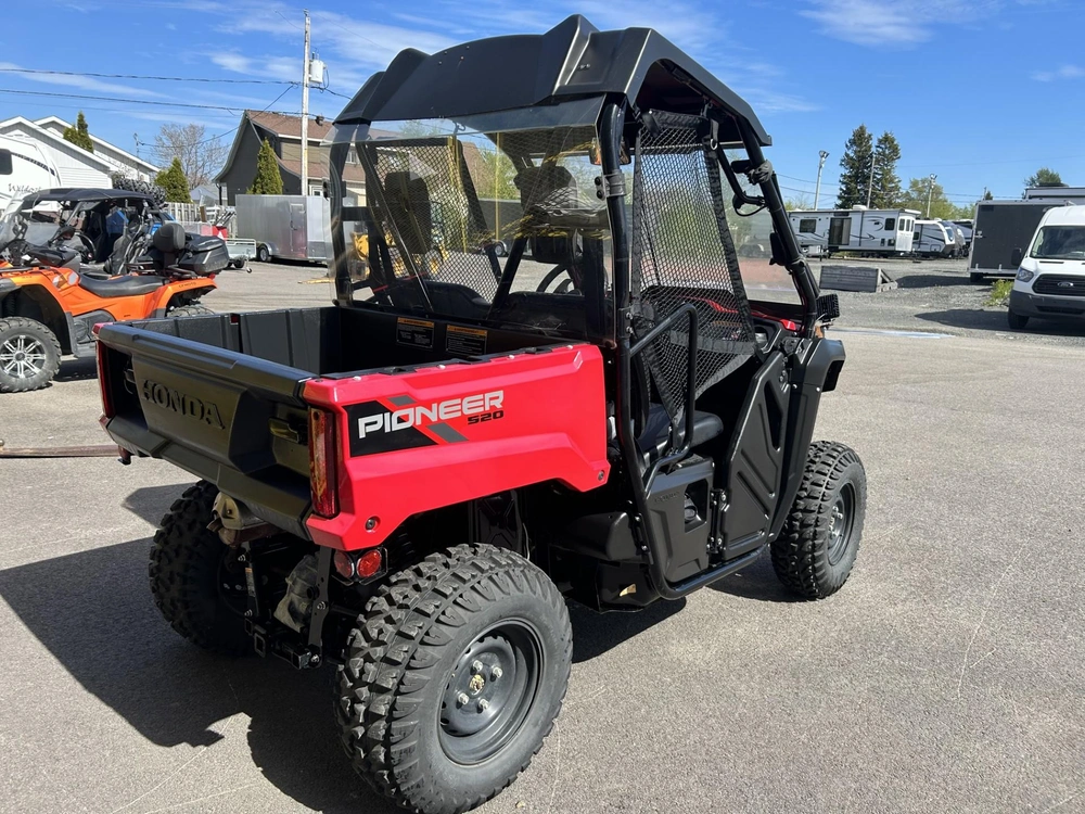 2022 Honda Pioneer 520 alt
