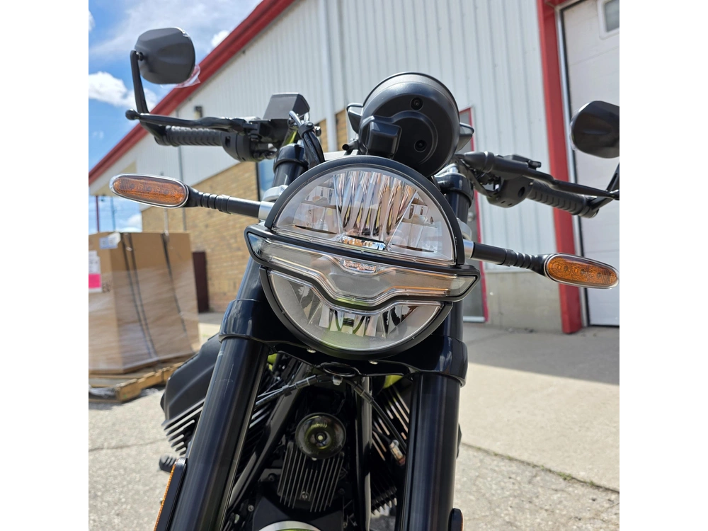 2026 Moto Guzzi V7 Sport alt