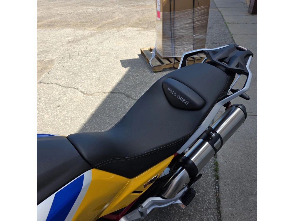 2027 Moto Guzzi V85 Tt alt
