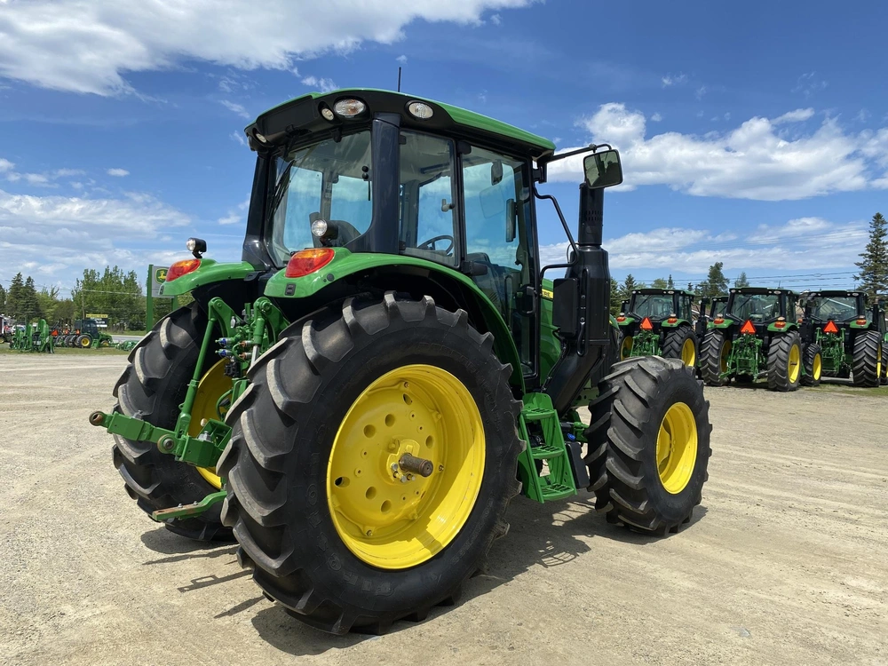 John Deere 6110m 2024 alt