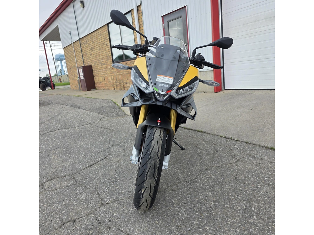 2026 Aprilia Tuono V4 alt