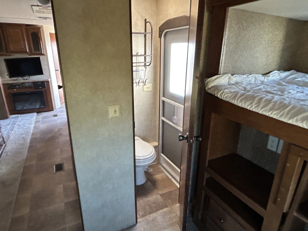 2014 Wildwood 402qbq alt