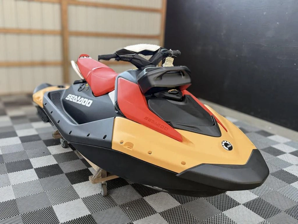2026 Sea-doo Spark™ For 3 Rotax® 900 Ace™ - 90 Conv With Ibr And Audio alt