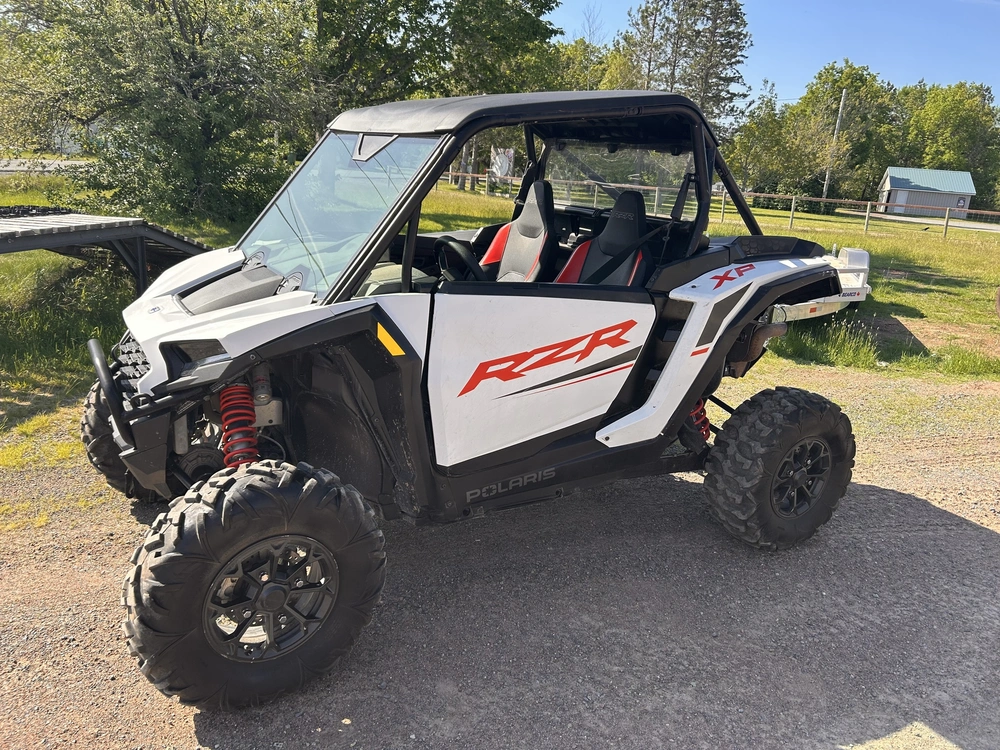 2024 Polaris Rzr 1000 alt