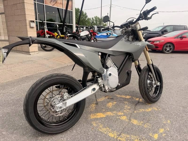 2026 Stark Future Varg Sm 80hp alt